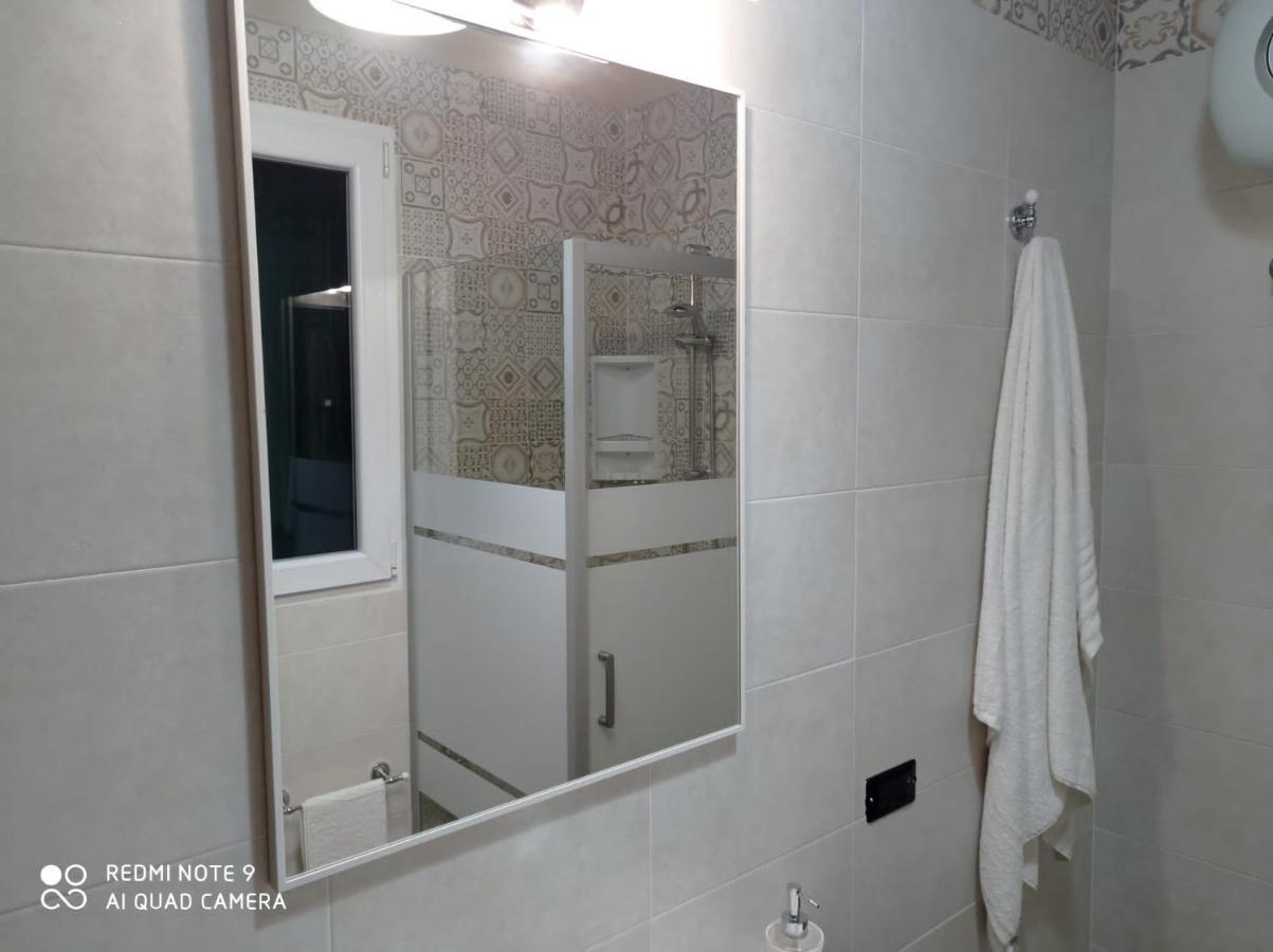 B&B Le Carrube Sava Exteriör bild